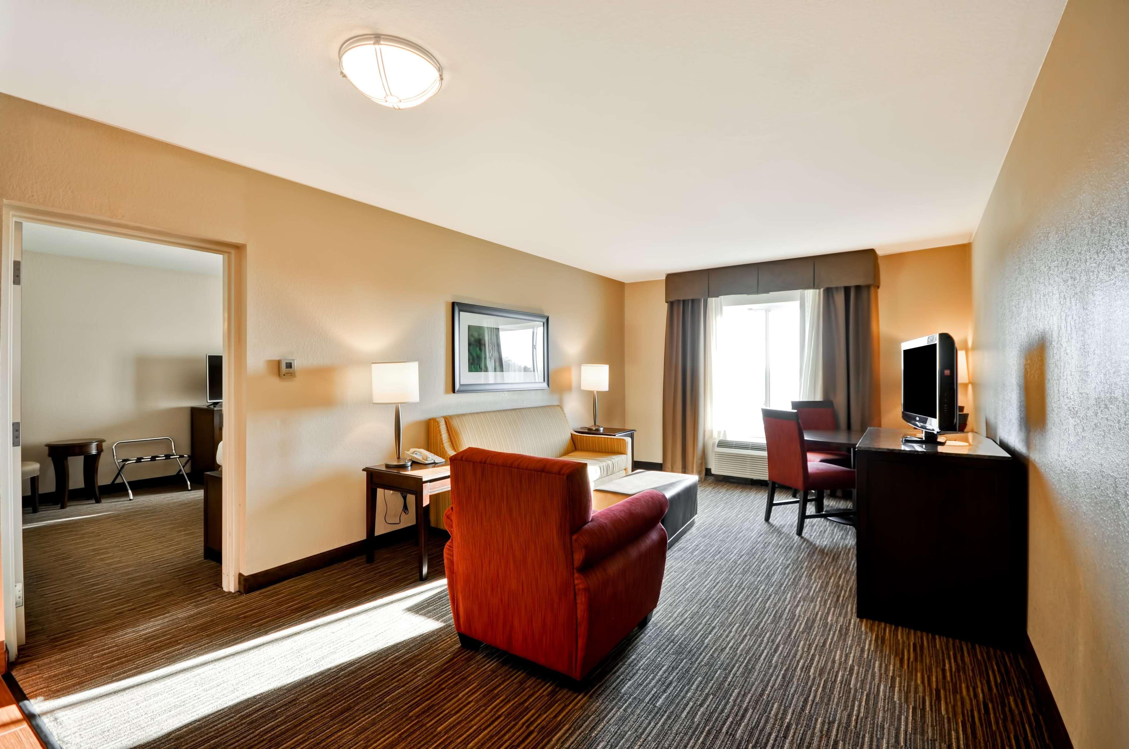 Hilton Garden Inn Tampa North Temple Terrace Buitenkant foto