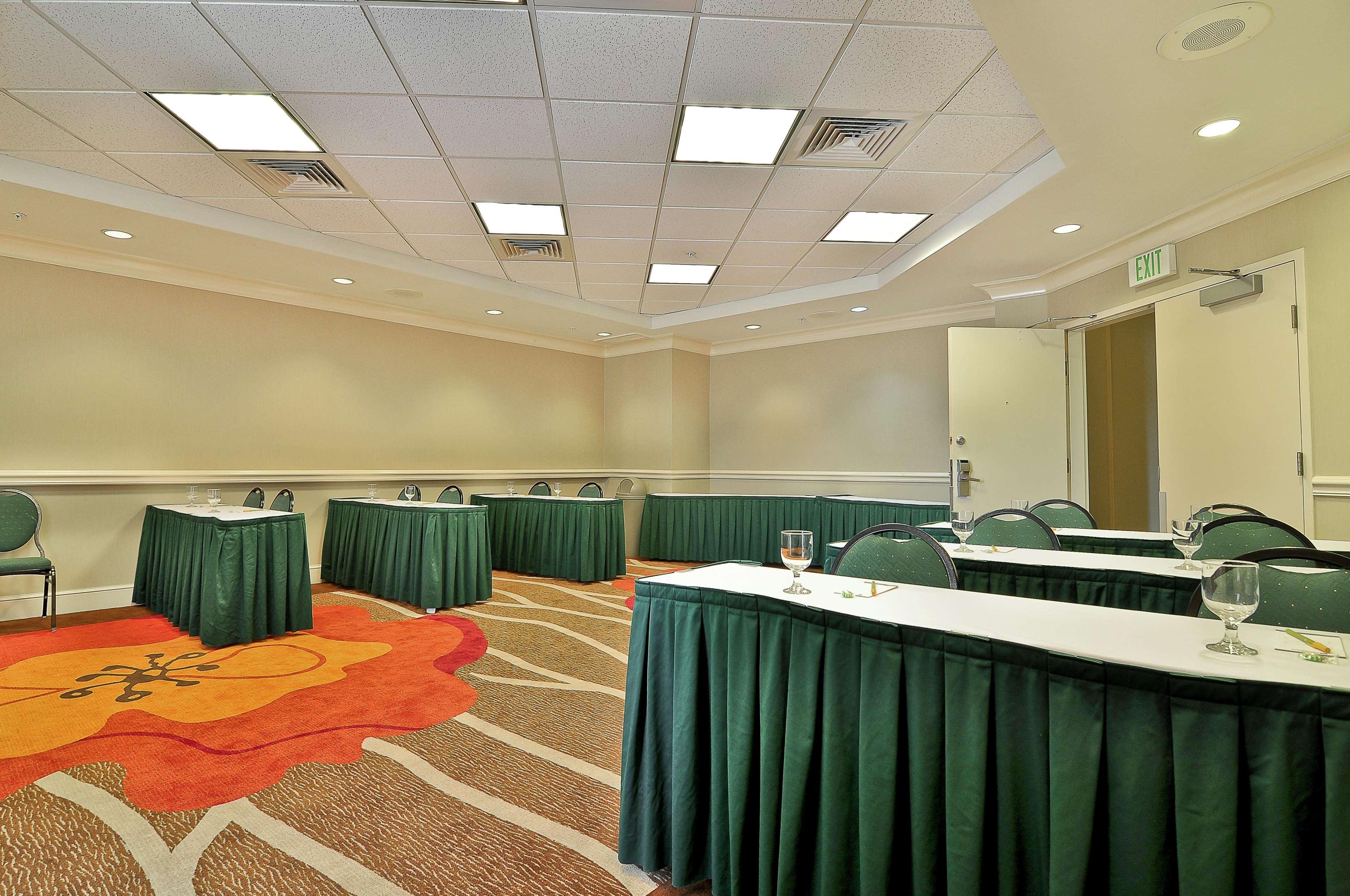 Hilton Garden Inn Tampa North Temple Terrace Buitenkant foto